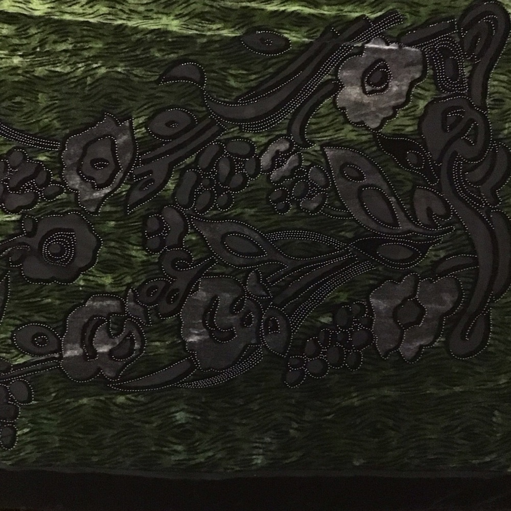 Fashion Scarf Burnout Velvet Green & Black Floral Details Scarf with Fringe - Picture 8 of 15